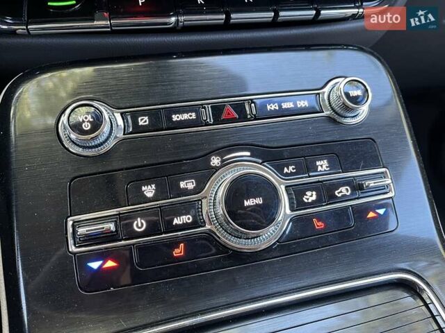 Бежевий Лінкольн Nautilus, об'ємом двигуна 2 л та пробігом 34 тис. км за 26500 $, фото 22 на Automoto.ua