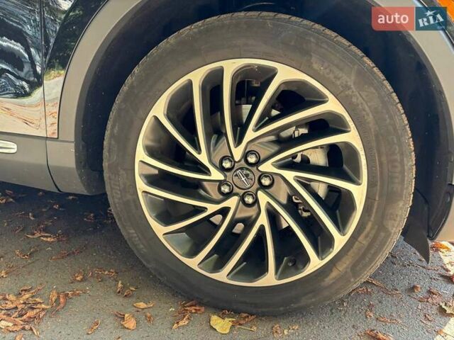 Линкольн Nautilus 2019 в Киеве на Automoto.ua Черный Линкольн Nautilus, объемом двигателя 2 л и пробегом 63 тыс. км за 34000 $, фото 21 на Automoto.ua