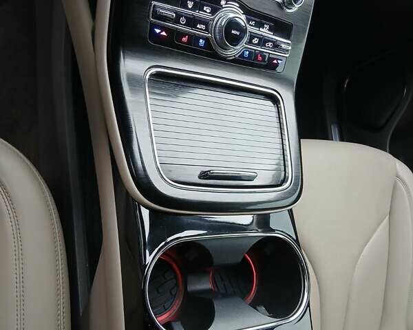 Линкольн Nautilus 2021 в Харькове на Automoto.ua Черный Линкольн Nautilus, объемом двигателя 2 л и пробегом 55 тыс. км за 24900 $, фото 13 на Automoto.ua