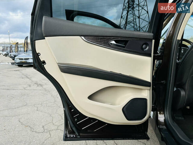 Коричневый Линкольн Nautilus, объемом двигателя 2.69 л и пробегом 77 тыс. км за 24500 $, фото 18 на Automoto.ua