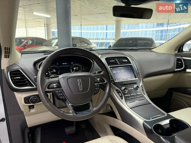 Серый Линкольн Nautilus, объемом двигателя 2 л и пробегом 153 тыс. км за 19900 $, фото 24 на Automoto.ua