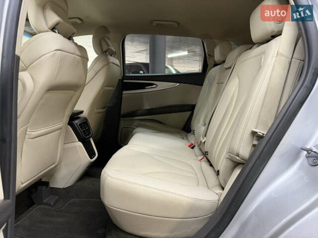 Серый Линкольн Nautilus, объемом двигателя 2 л и пробегом 153 тыс. км за 19900 $, фото 23 на Automoto.ua