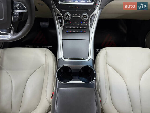 Серый Линкольн Nautilus, объемом двигателя 2 л и пробегом 153 тыс. км за 19900 $, фото 27 на Automoto.ua