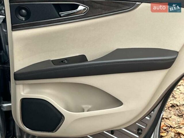 Серый Линкольн Nautilus, объемом двигателя 2 л и пробегом 61 тыс. км за 24990 $, фото 21 на Automoto.ua