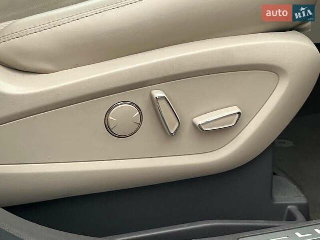 Серый Линкольн Nautilus, объемом двигателя 2 л и пробегом 61 тыс. км за 24990 $, фото 16 на Automoto.ua