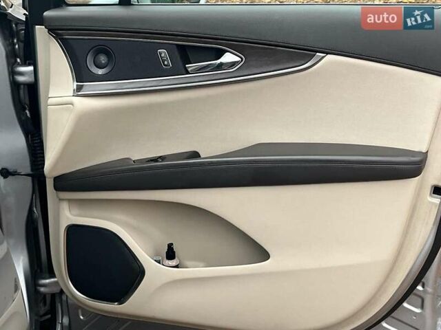 Серый Линкольн Nautilus, объемом двигателя 2 л и пробегом 61 тыс. км за 24990 $, фото 14 на Automoto.ua