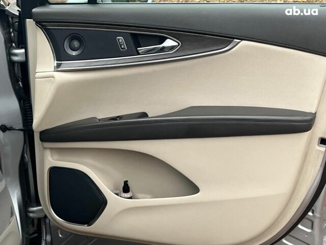 Серый Линкольн Nautilus, объемом двигателя 2 л и пробегом 61 тыс. км за 24990 $, фото 14 на Automoto.ua