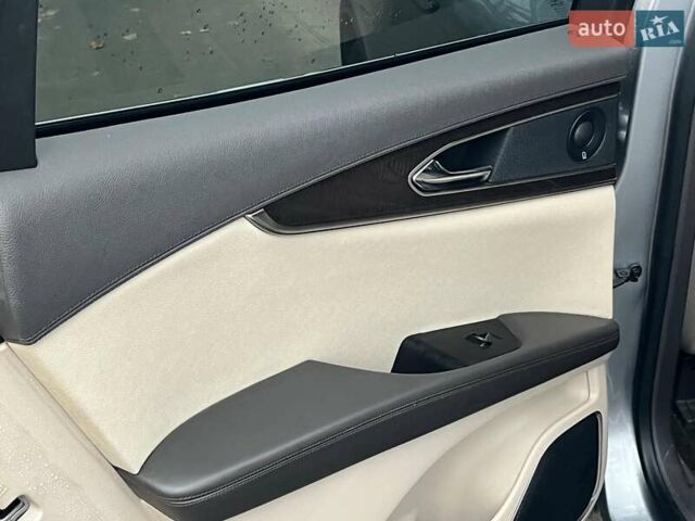 Серый Линкольн Nautilus, объемом двигателя 2 л и пробегом 61 тыс. км за 24990 $, фото 26 на Automoto.ua