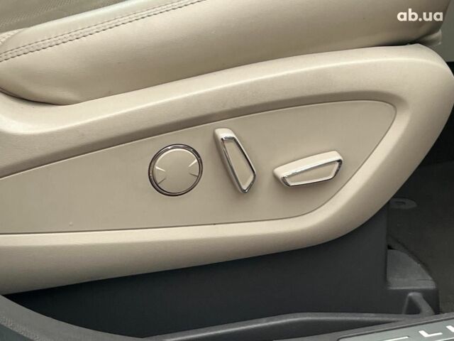 Серый Линкольн Nautilus, объемом двигателя 2 л и пробегом 61 тыс. км за 24990 $, фото 16 на Automoto.ua