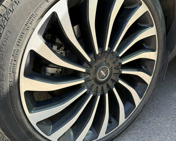 Серый Линкольн Nautilus, объемом двигателя 2.69 л и пробегом 34 тыс. км за 33000 $, фото 12 на Automoto.ua