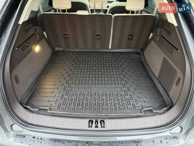 Серый Линкольн Nautilus, объемом двигателя 2.69 л и пробегом 19 тыс. км за 40800 $, фото 37 на Automoto.ua