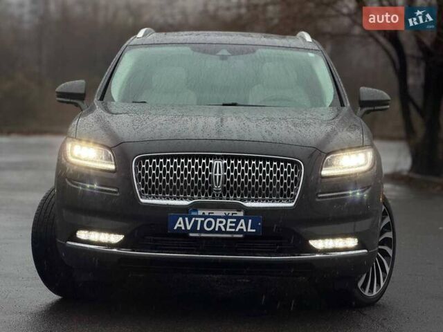 Серый Линкольн Nautilus, объемом двигателя 2.69 л и пробегом 19 тыс. км за 40800 $, фото 2 на Automoto.ua