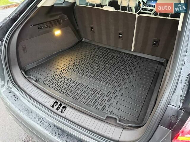 Серый Линкольн Nautilus, объемом двигателя 2.69 л и пробегом 19 тыс. км за 40800 $, фото 35 на Automoto.ua