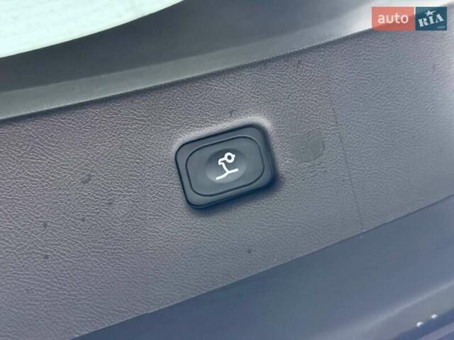 Серый Линкольн Nautilus, объемом двигателя 2.69 л и пробегом 19 тыс. км за 40800 $, фото 36 на Automoto.ua