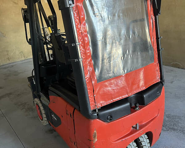 Красный Линде E14, объемом двигателя 0 л и пробегом 12 тыс. км за 11000 $, фото 3 на Automoto.ua