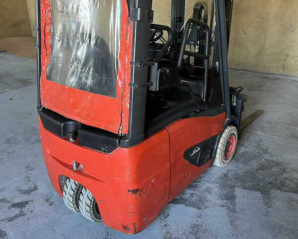 Красный Линде E14, объемом двигателя 0 л и пробегом 12 тыс. км за 11000 $, фото 4 на Automoto.ua