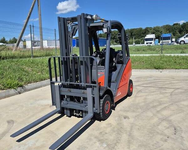 Красный Линде H-25-T-02, объемом двигателя 1.6 л и пробегом 5 тыс. км за 17929 $, фото 2 на Automoto.ua