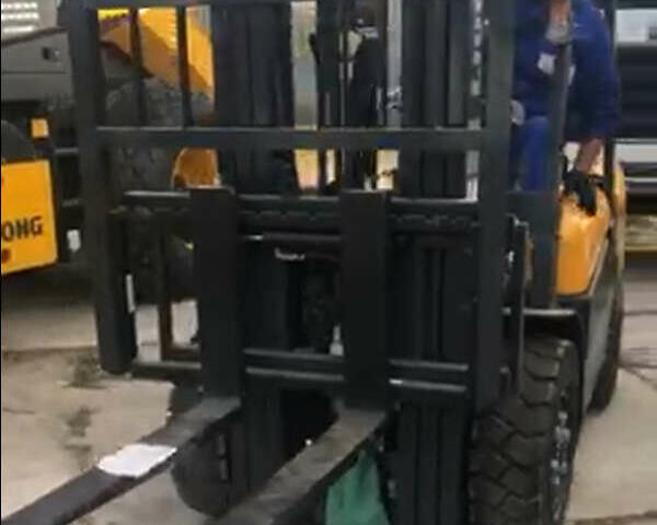 Жовтий ЛіуГонг ЦПЦД, об'ємом двигуна 2.5 л та пробігом 0 тис. км за 1000 $, фото 3 на Automoto.ua