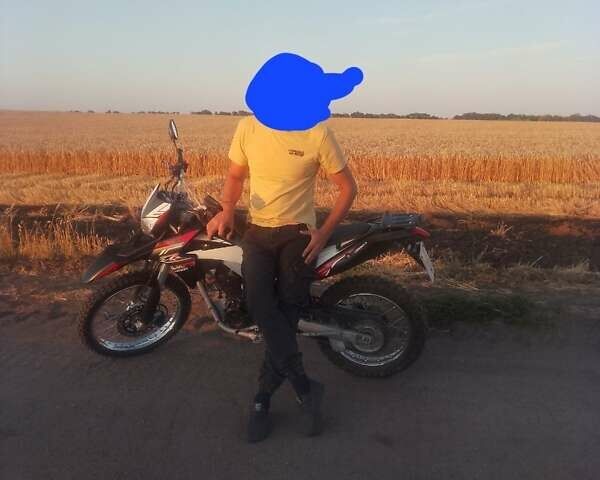 Черный Лонкин 250CC, объемом двигателя 0.22 л и пробегом 11 тыс. км за 1600 $, фото 2 на Automoto.ua