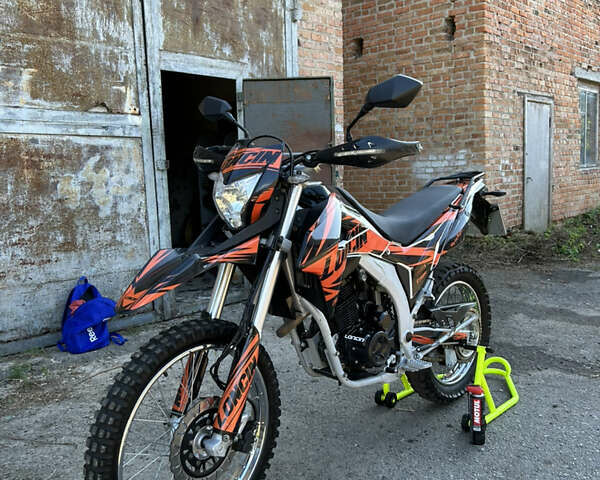 Черный Лонкин 250CC, объемом двигателя 0.22 л и пробегом 13 тыс. км за 1650 $, фото 2 на Automoto.ua