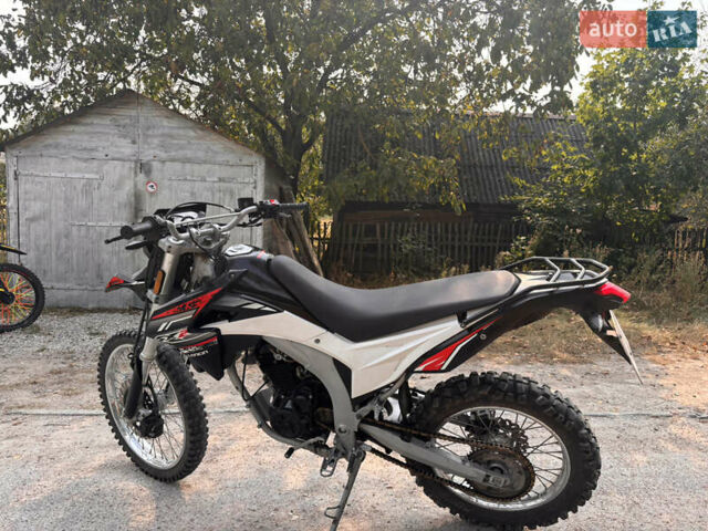 Черный Лонкин 250CC, объемом двигателя 0.25 л и пробегом 8 тыс. км за 1500 $, фото 3 на Automoto.ua