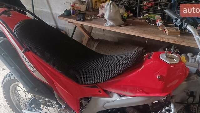 Красный Лонкин 250CC, объемом двигателя 0 л и пробегом 5 тыс. км за 1100 $, фото 1 на Automoto.ua