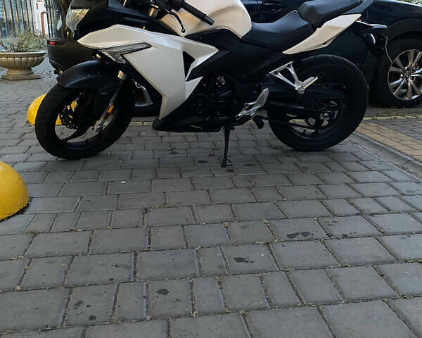 Лонкин LX 250GS-2A, объемом двигателя 0.25 л и пробегом 4 тыс. км за 1500 $, фото 1 на Automoto.ua
