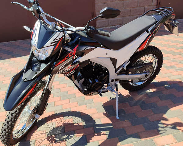 Черный Лонкин LX 250GY-3, объемом двигателя 0 л и пробегом 3 тыс. км за 1950 $, фото 1 на Automoto.ua