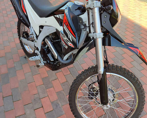 Черный Лонкин LX 250GY-3, объемом двигателя 0 л и пробегом 3 тыс. км за 1800 $, фото 1 на Automoto.ua