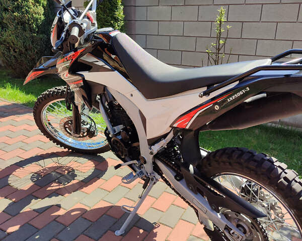 Черный Лонкин LX 250GY-3, объемом двигателя 0 л и пробегом 3 тыс. км за 1950 $, фото 9 на Automoto.ua