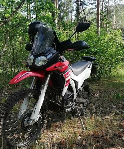 Красный Лонкин LX 250GY-3, объемом двигателя 0 л и пробегом 4 тыс. км за 1750 $, фото 1 на Automoto.ua