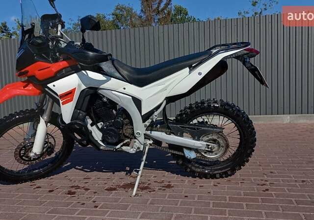 Лонкин LX 250GY-3, объемом двигателя 0 л и пробегом 21 тыс. км за 1350 $, фото 4 на Automoto.ua
