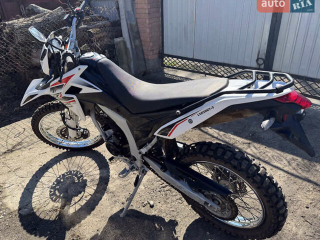 Белый Лонкин LX 250GY-3G, объемом двигателя 0.25 л и пробегом 175 тыс. км за 1700 $, фото 2 на Automoto.ua