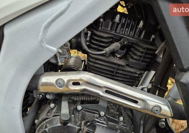 Лонкин LX 250GY-3G 2020 в Кагарлыке на Automoto.ua Черный Лонкин LX 250GY-3G, объемом двигателя 0.22 л и пробегом 4 тыс. км за 1750 $, фото 4 на Automoto.ua