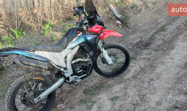 Красный Лонкин LX 250GY-3G, объемом двигателя 0.25 л и пробегом 26 тыс. км за 1350 $, фото 1 на Automoto.ua