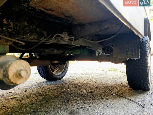 Сірий ЛуАЗ 1302, об'ємом двигуна 1.2 л та пробігом 100 тис. км за 2590 $, фото 19 на Automoto.ua
