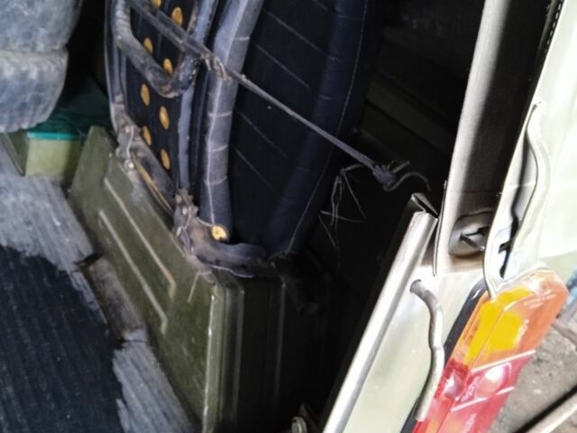 Зелений ЛуАЗ 696, об'ємом двигуна 1.3 л та пробігом 37 тис. км за 3500 $, фото 11 на Automoto.ua