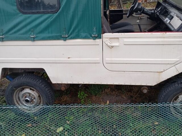 ЛуАЗ 969 Волинь 1985 в Остер на Automoto.ua Бежевый ЛуАЗ 969 Волинь, объемом двигателя 1 л и пробегом 500 тыс. км за 952 $, фото 3 на Automoto.ua