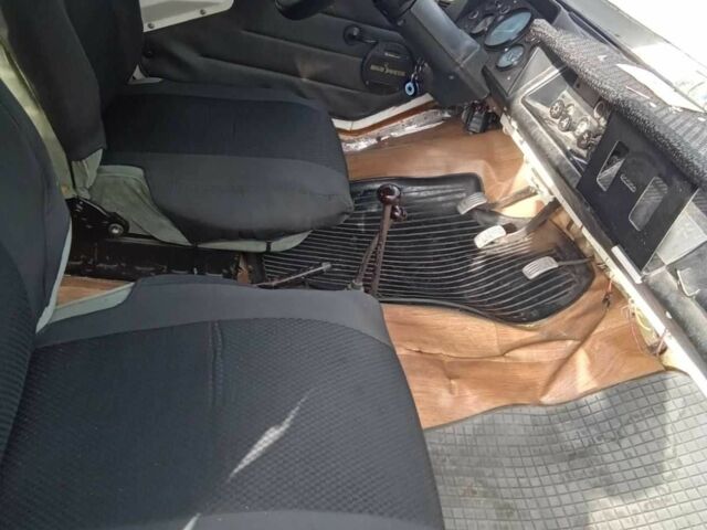 Бежевый ЛуАЗ 969 Волинь, объемом двигателя 1.2 л и пробегом 36 тыс. км за 1900 $, фото 5 на Automoto.ua