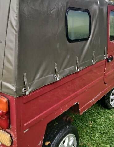 Красный ЛуАЗ 969 Волинь, объемом двигателя 1.3 л и пробегом 100 тыс. км за 2400 $, фото 5 на Automoto.ua