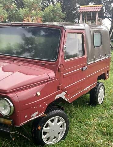 Красный ЛуАЗ 969 Волинь, объемом двигателя 1.3 л и пробегом 100 тыс. км за 2400 $, фото 2 на Automoto.ua
