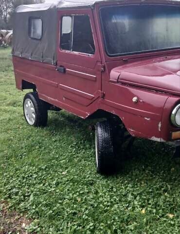 Красный ЛуАЗ 969 Волинь, объемом двигателя 1.3 л и пробегом 100 тыс. км за 2400 $, фото 3 на Automoto.ua