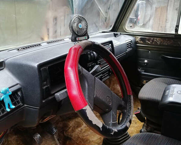 ЛуАЗ 969 Волинь, объемом двигателя 1.6 л и пробегом 100 тыс. км за 2799 $, фото 3 на Automoto.ua