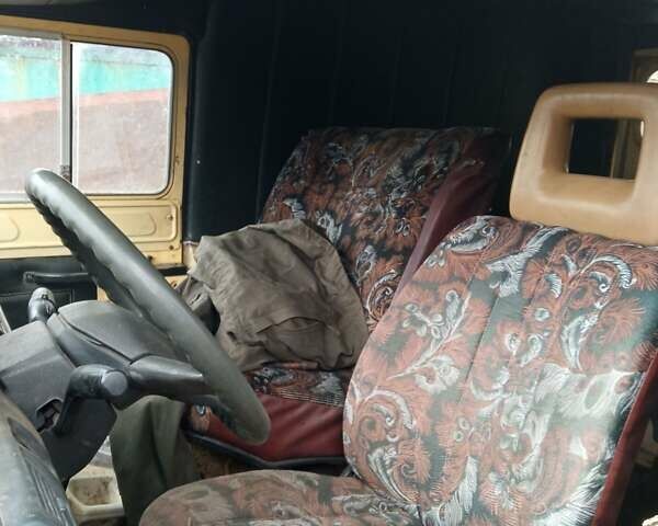 Желтый ЛуАЗ 969 Волинь, объемом двигателя 0 л и пробегом 999 тыс. км за 1400 $, фото 7 на Automoto.ua