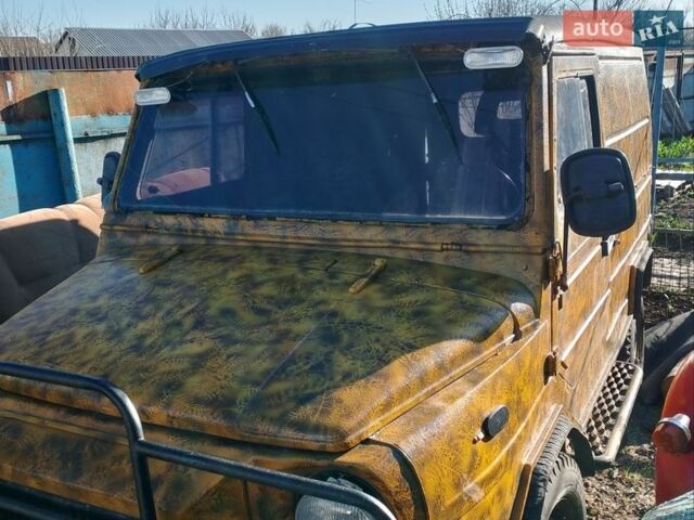 Желтый ЛуАЗ 969 Волинь, объемом двигателя 1.5 л и пробегом 100 тыс. км за 950 $, фото 4 на Automoto.ua