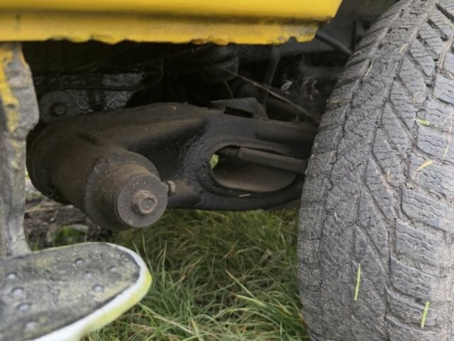 Желтый ЛуАЗ 969 Волинь, объемом двигателя 1.2 л и пробегом 2 тыс. км за 2950 $, фото 5 на Automoto.ua