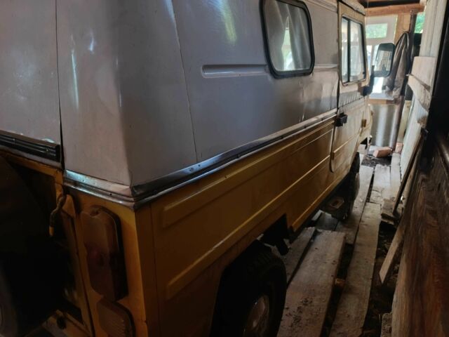 Жовтий ЛуАЗ 969 Волинь, об'ємом двигуна 0 л та пробігом 200 тис. км за 2200 $, фото 1 на Automoto.ua