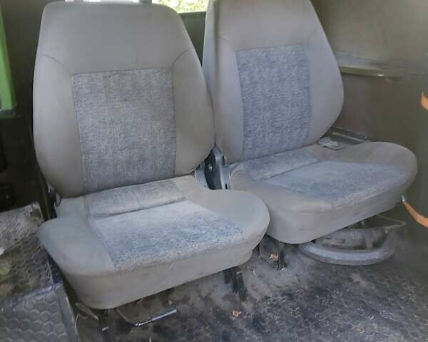 Зеленый ЛуАЗ 969 Волинь, объемом двигателя 1.2 л и пробегом 100 тыс. км за 1750 $, фото 8 на Automoto.ua