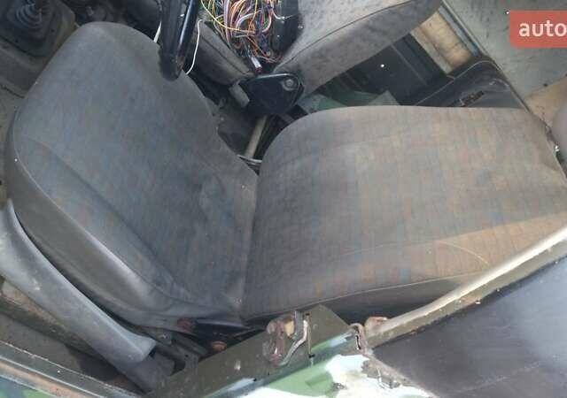 Зеленый ЛуАЗ 969 Волинь, объемом двигателя 1.2 л и пробегом 55 тыс. км за 1111 $, фото 5 на Automoto.ua