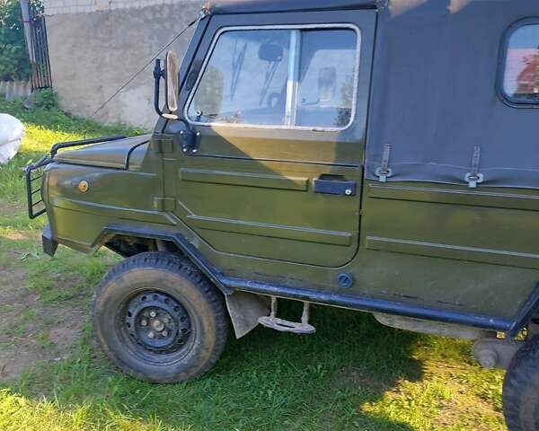 Зеленый ЛуАЗ 969 Волинь, объемом двигателя 1.2 л и пробегом 100 тыс. км за 1750 $, фото 3 на Automoto.ua